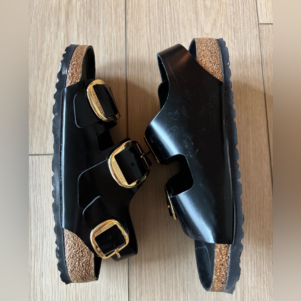 Birkenstock Arizona Big Buckle High Shine Sandals in Black - Picture 6 of 9